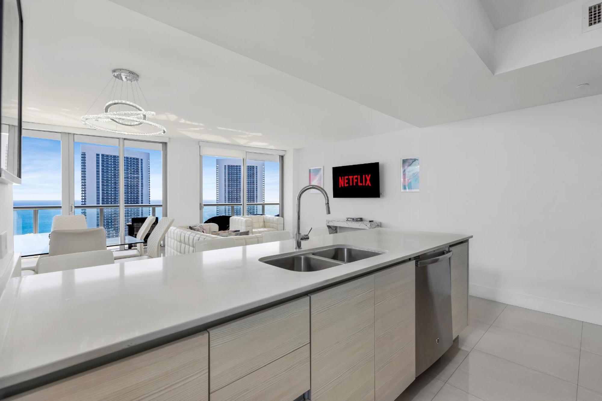 Resort-Style Living With Direct Ocean Views - 3Br Beauty Hallandale Beach Dış mekan fotoğraf
